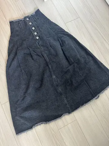 LE CIEL BLUE 플레어 데님 스커트
