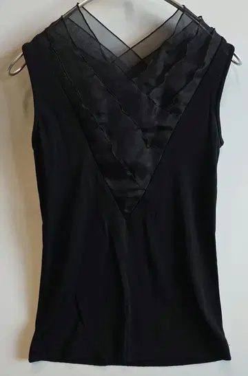 Ferragamo 새상품급 블랙 슬리브리스 상의 시스루 y17