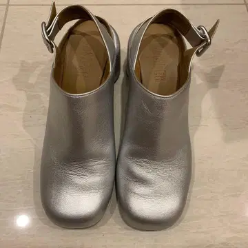 Camper 실버 가죽 백 스트랩 슈즈