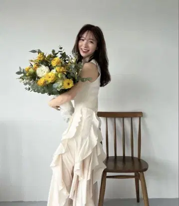 에메인 튤 프릴 도킹 슬리브리스 원피스