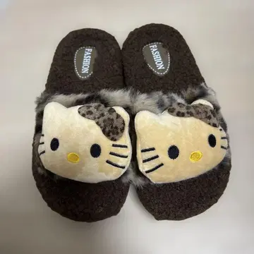 헬로키티 샌들 브라운