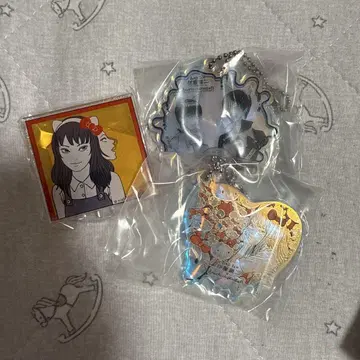 이토 준지 x 산리오 캐릭터즈 아크릴 참 가챠 세트 판매