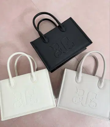 로고 스퀘어 토트백 안미르
