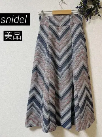 지그재그 패턴 플레어 롱 스커트 [ snidel ]