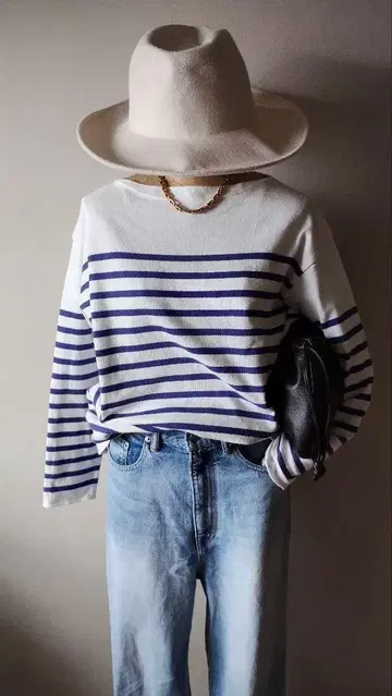 motti님 MADISONBLUE 보더 티셔츠