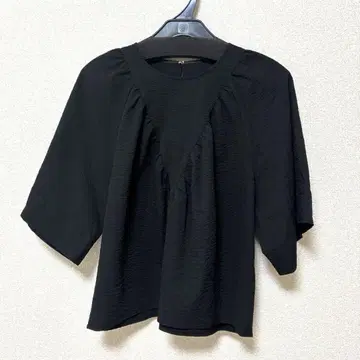 에메르 리파인즈 개더 블라우스 -