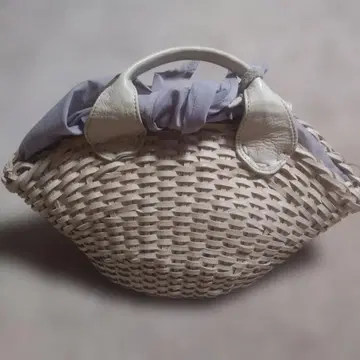POMTATA 가죽 마르쉐 백 화이트