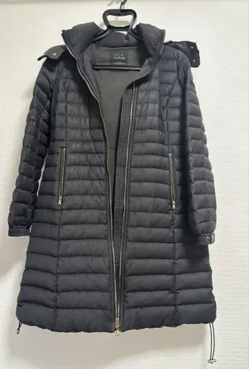 TATRAS 블랙 다운 자켓 하자품