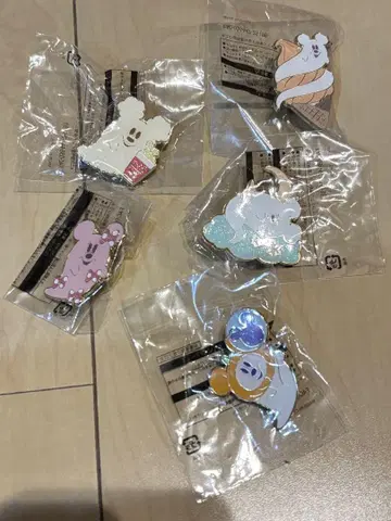 디즈니 할로윈 정글 카니발 핀 배지
