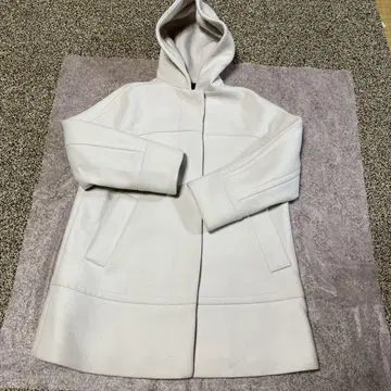 투모로우랜드 맥피 울 코트