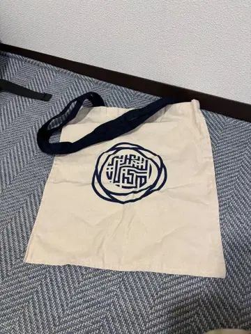 원형 로고 디자인 토트백