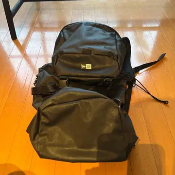 NEW ERA 블랙 메쉬 백팩