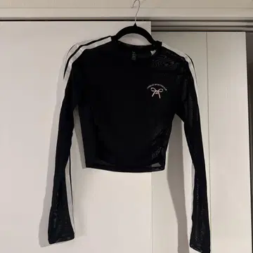 [ 완판 아이템 ] adidas 메쉬 크롭 기장 긴팔 티셔츠 블랙
