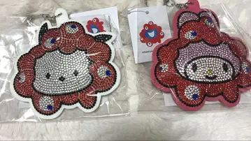 간사이 만박 산리오 미야쿠미야쿠 콜라보 키라키라 키링 2개 세트