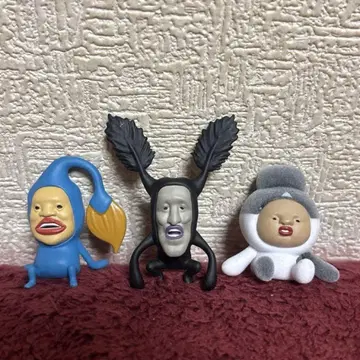 코비토즈칸 앉아있는 마스코트 아라시쿠로바네 카쿠레케다마