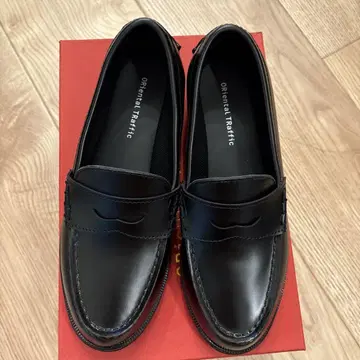 오리엔탈 트래픽 블랙 로퍼