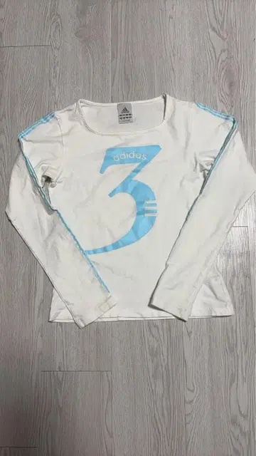 adidas 영수 헤이세이 갸루 피치 T Y2K