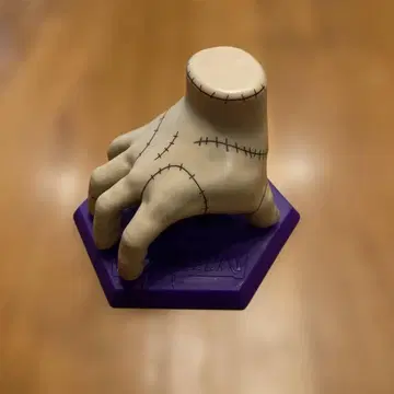 웬즈데이 (WEDNESDAY) McDonald's 피규어