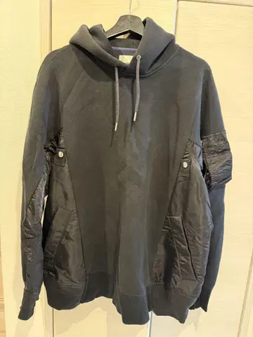 sacai 블랙 후드 부착 후드티 사이즈 4
