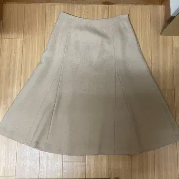 베이지 헤링본 플레어 스커트