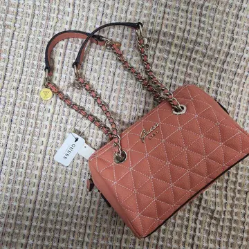 미사용 GUESS 가죽백 핑크 숄더백