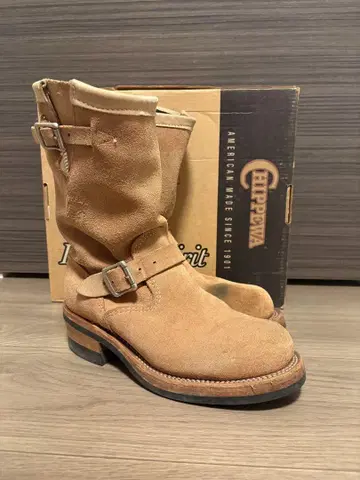 레어 커스텀 치페와 엔지니어 부츠