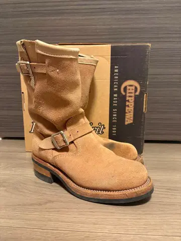 레어 커스텀 치페와 엔지니어 부츠