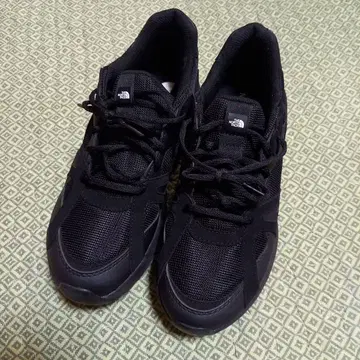 THE NORTH FACE 블랙 스니커즈 25.5cm 새상품급