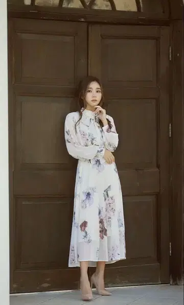 BELINDA 베린다 시어 플로럴 플리츠 긴팔 원피스