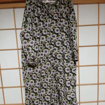 Calinet 꽃무늬 퍼프 슬리브 원피스