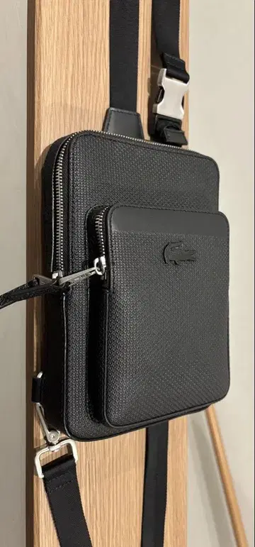 LACOSTE 샹타코 스몰 바디백 라코스테
