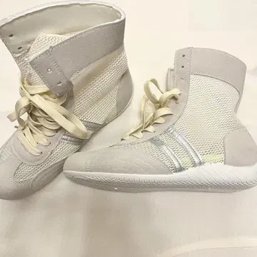 화이트 하이컷 스니커즈