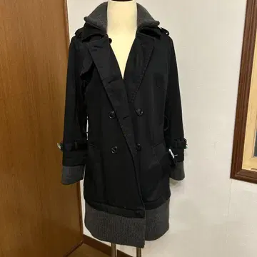 러브 모스키노 블랙 트렌치코트