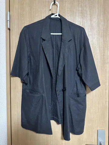 다크 그레이 반팔 테일러드 자켓