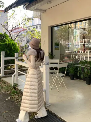 가을/겨울 외출에! 롱 아우터 심플 퍼 달린 데이트 코디에