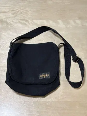 이치히코 블랙 숄더백