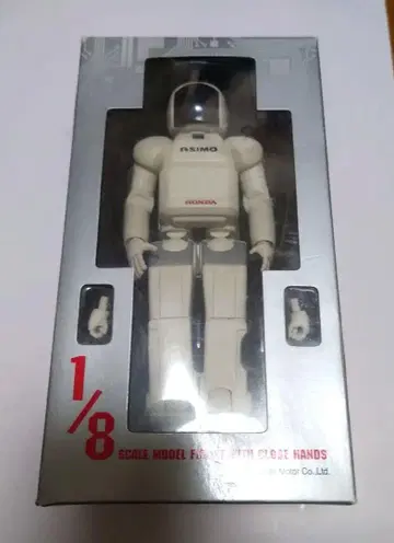 ASIMO 1/8 스케일 피규어