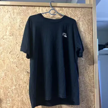 QUIKSILVER 블랙 T셔츠 L사이즈