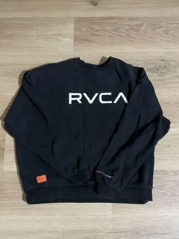RVCA 블랙 맨투맨