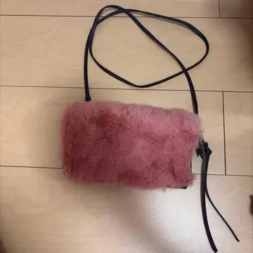 ikot 페이크 퍼 숄더백 핑크