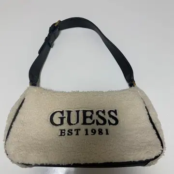 새상품급 GUESS 퍼 핸드백 EST 1981