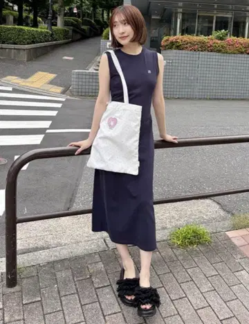 SNIDEL 스나이델 원포인트 컷 원피스 네이비