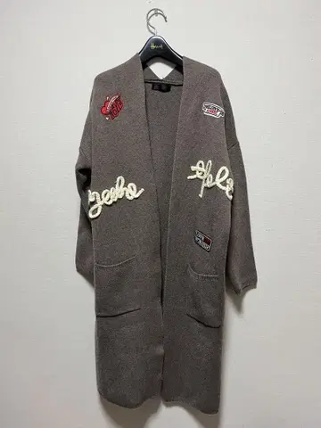 새상품급 스콧 클럽 와펜 부착 롱 가운 가디건