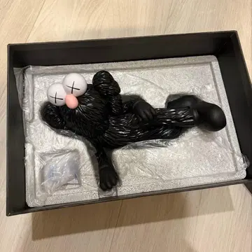 KAWS TIME OFF BLACK 카우스 피규어 메디콤토이