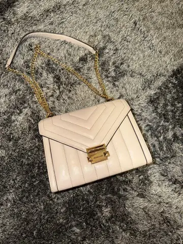 MICHEAL KORS 베이지 퀼팅 숄더백