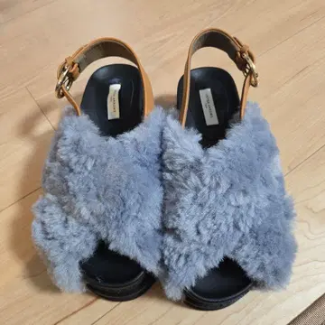 유나이티드 애로우즈 인조 모피 샌들