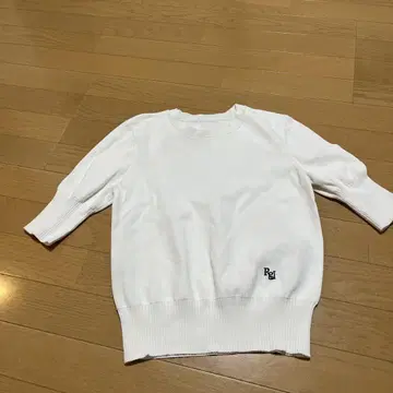 화이트 니트 반팔 regleam