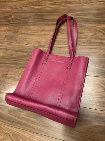 미사용 MARC JACOBS 버건디 가죽 토트백 적자색 계열