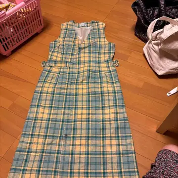 요크랜드 9A 파랑과 옐로우 컬러 체크 무늬 슬리브리스 원피스