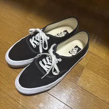 Vans Authentic 블랙 스니커즈 10